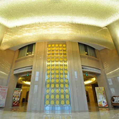 Qianxi Yihe Hotel Linyi  Exterior photo