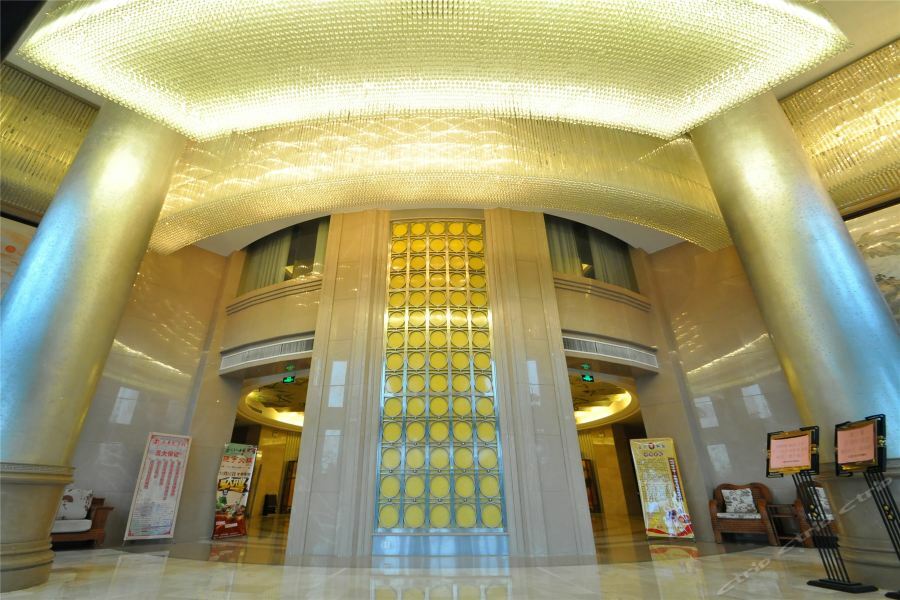 Qianxi Yihe Hotel Linyi  Exterior photo